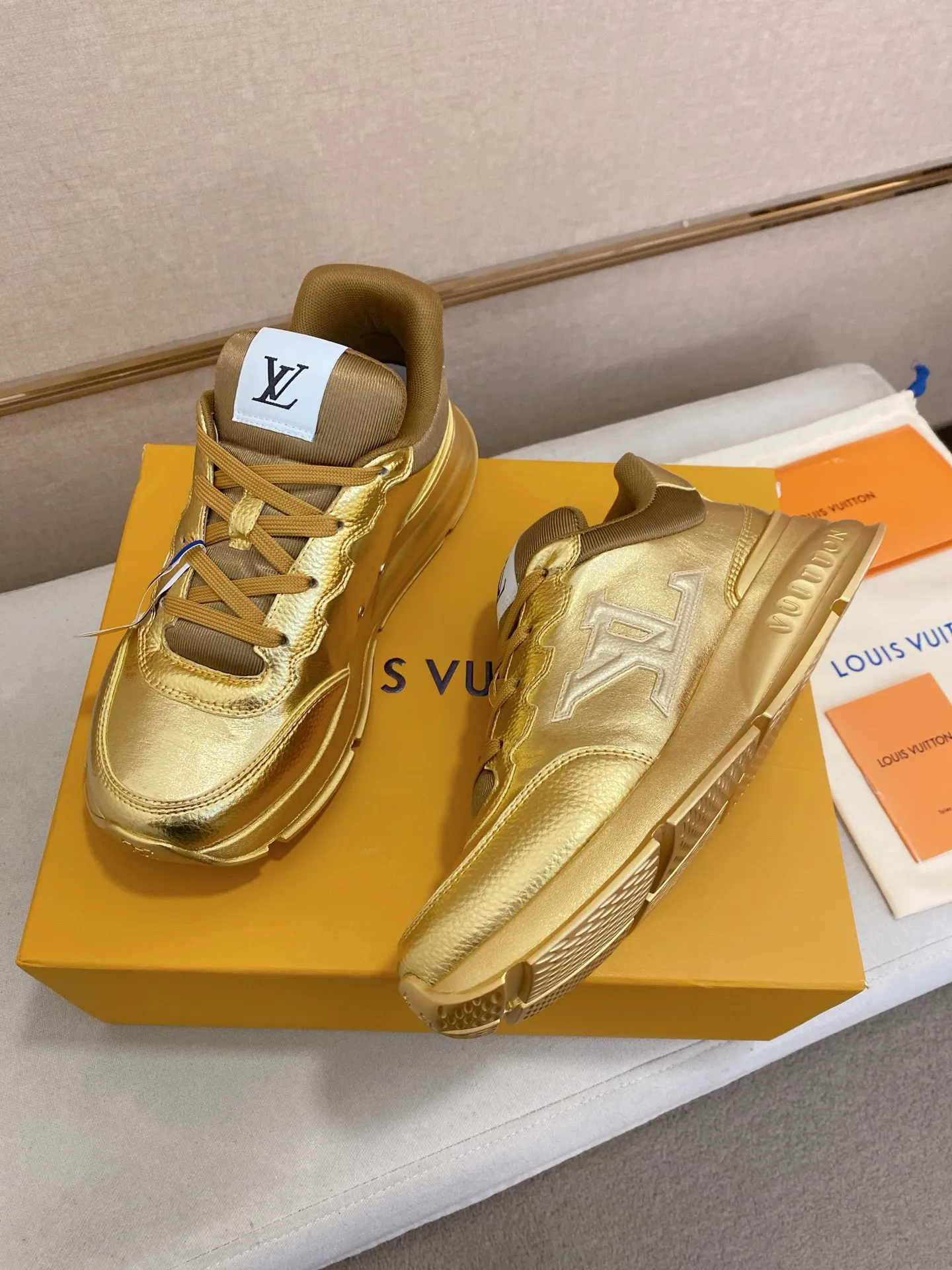 Men's shoes 💰: 660💰 LV. Popular items in men's shoes counter, official website synchronization, 1:1 high quality shipping ✔️Original cowhide, original factory sole, 39-45 (38.46 customized, non-refundable)